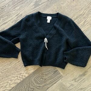 H& M sweater